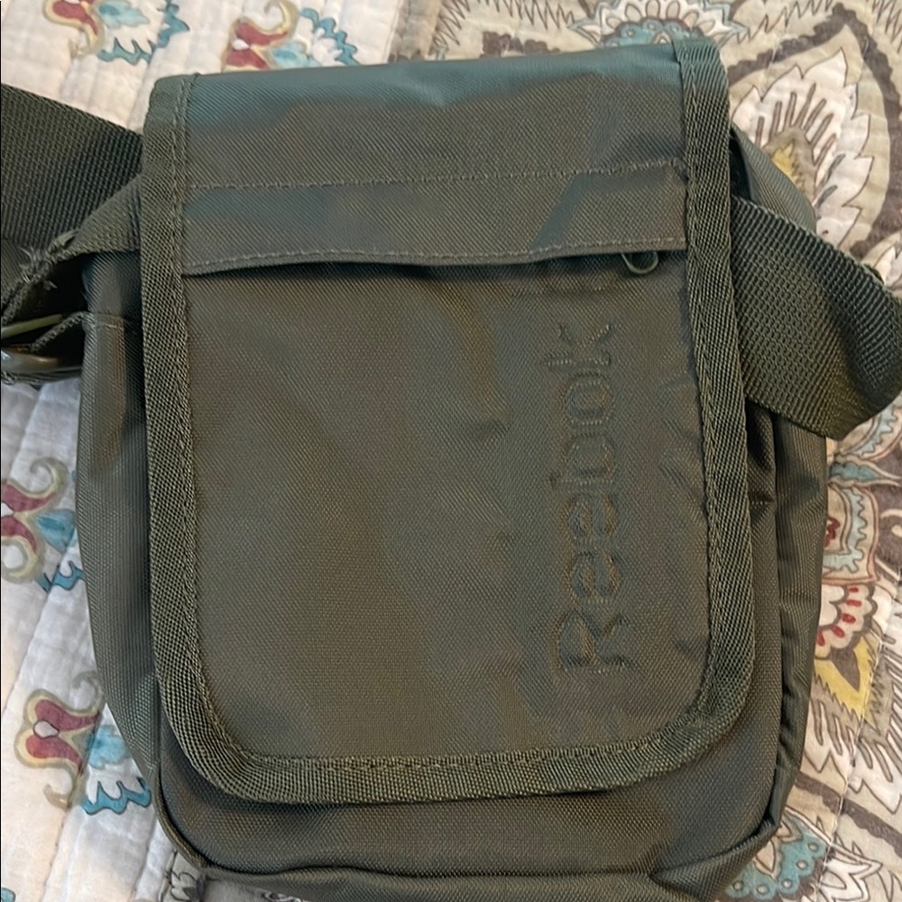 Reebok Green Belt Bag with Durable Design